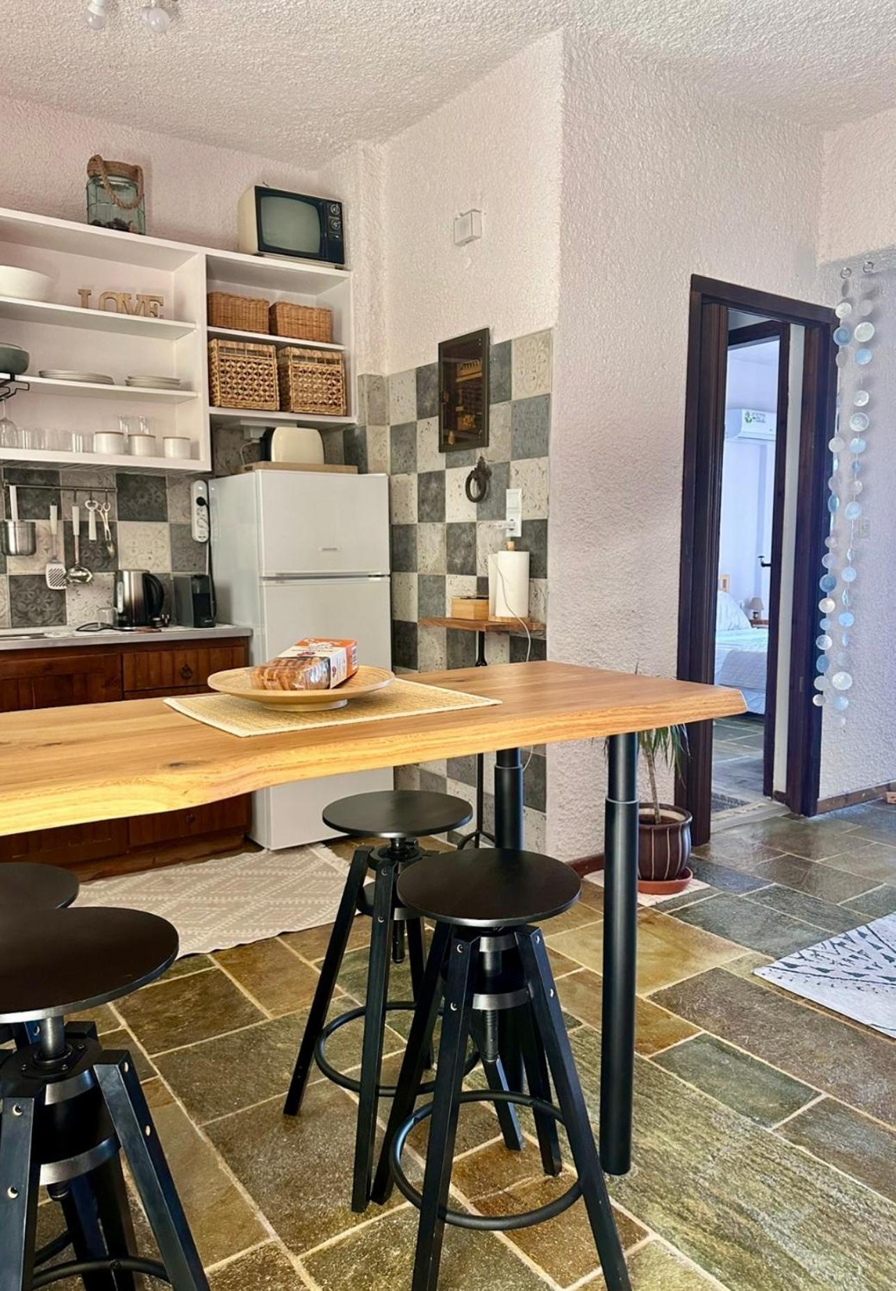 Seaterra Boutique Suite คาลามอส ภายนอก รูปภาพ